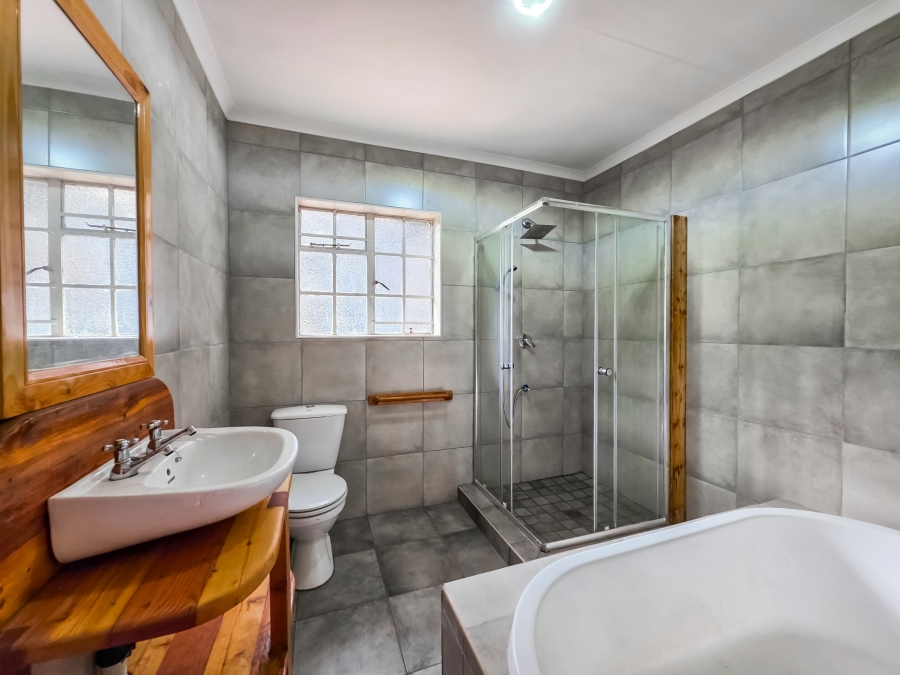 7 Bedroom Property for Sale in Rietfontein Gauteng