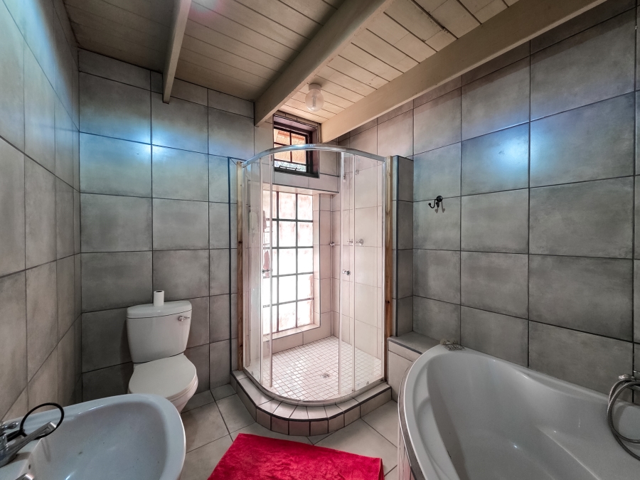 7 Bedroom Property for Sale in Rietfontein Gauteng