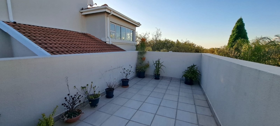 To Let 2 Bedroom Property for Rent in Morningside Gauteng
