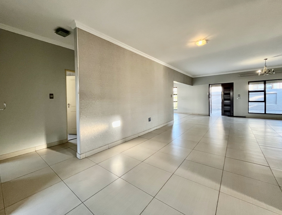 To Let 4 Bedroom Property for Rent in Leeuwenhof Estate Gauteng