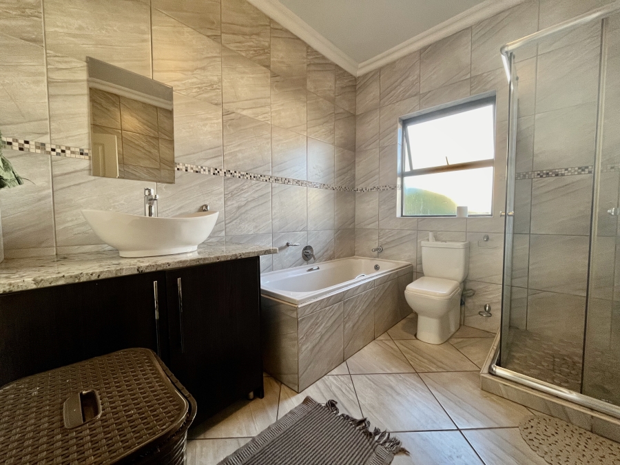 To Let 4 Bedroom Property for Rent in Leeuwenhof Estate Gauteng
