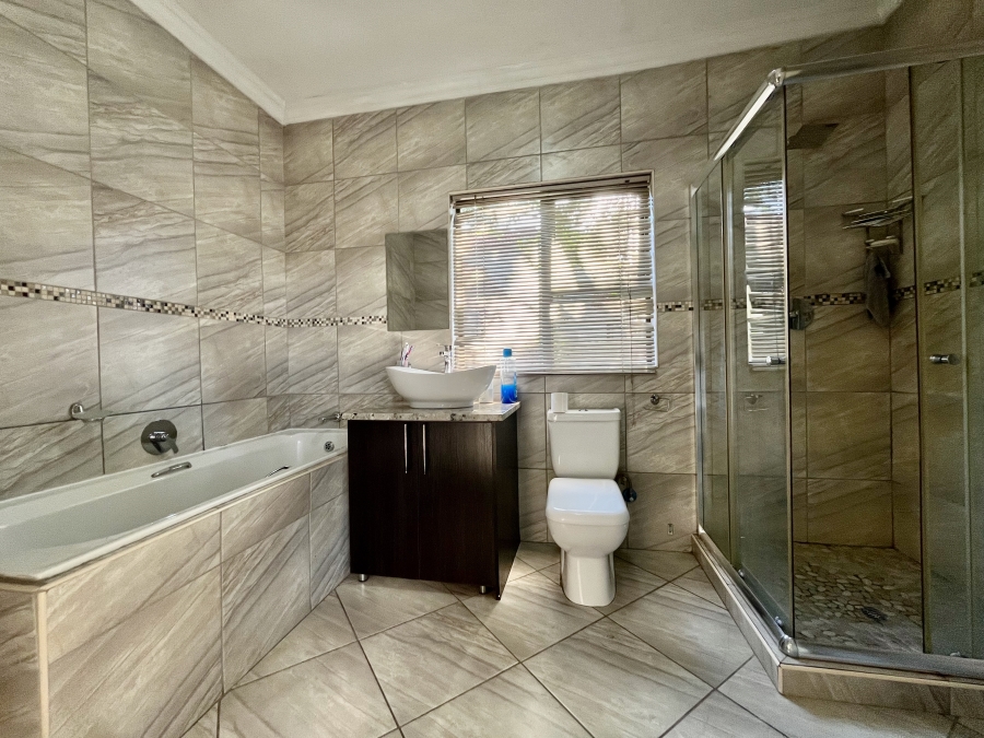 To Let 4 Bedroom Property for Rent in Leeuwenhof Estate Gauteng