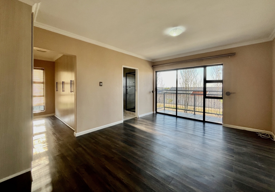 To Let 4 Bedroom Property for Rent in Leeuwenhof Estate Gauteng