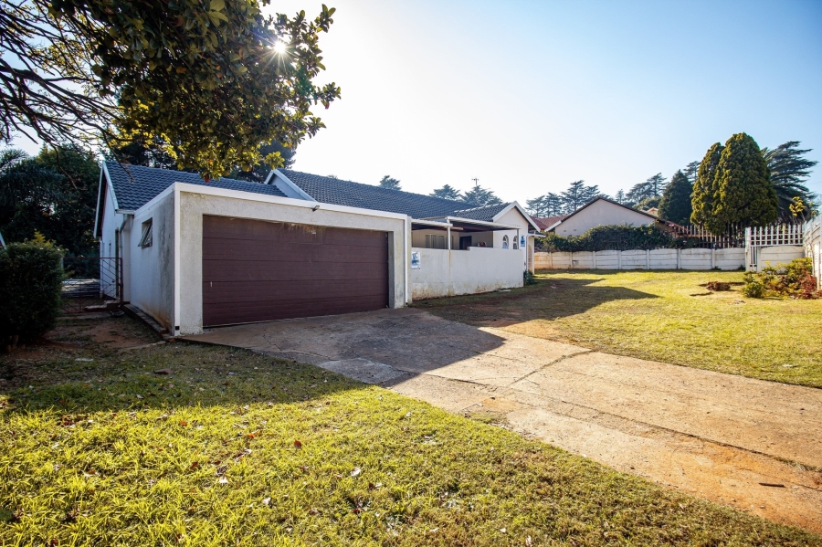 To Let 3 Bedroom Property for Rent in Wilro Park Gauteng