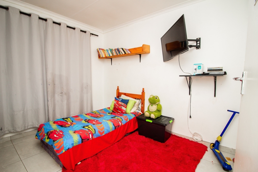 To Let 3 Bedroom Property for Rent in Wilro Park Gauteng