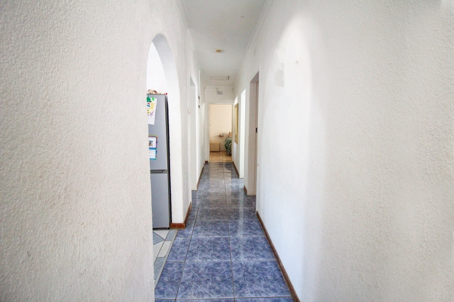 To Let 3 Bedroom Property for Rent in Wilro Park Gauteng