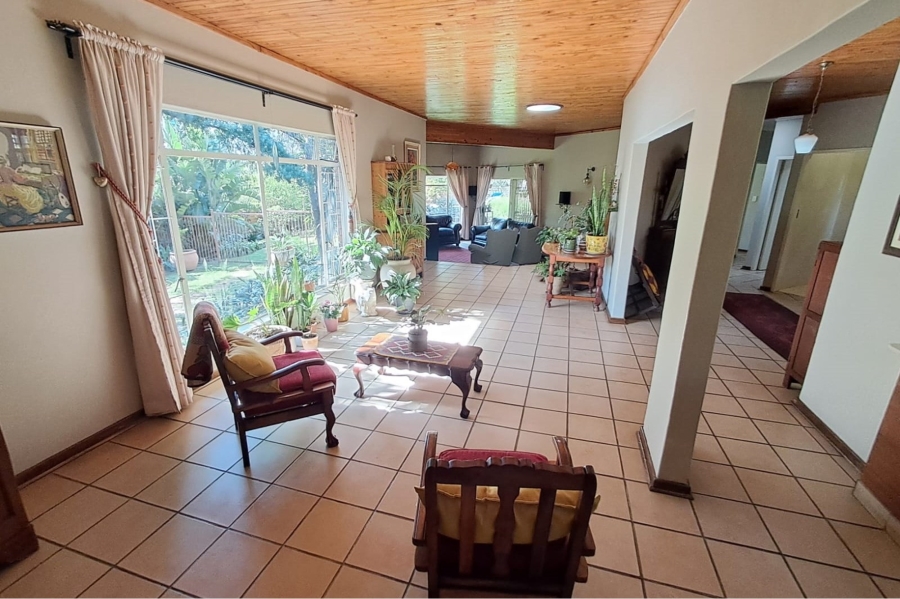 5 Bedroom Property for Sale in Wierda Park Gauteng