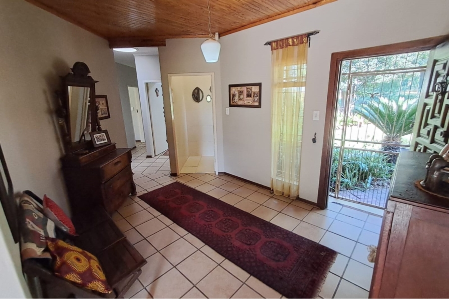 5 Bedroom Property for Sale in Wierda Park Gauteng