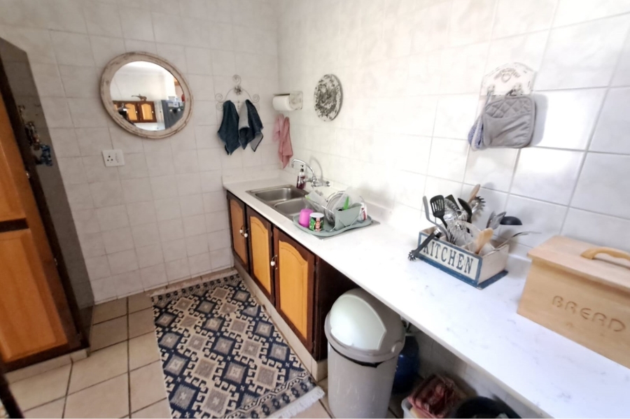 5 Bedroom Property for Sale in Wierda Park Gauteng