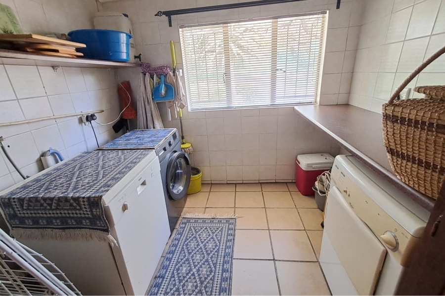 5 Bedroom Property for Sale in Wierda Park Gauteng