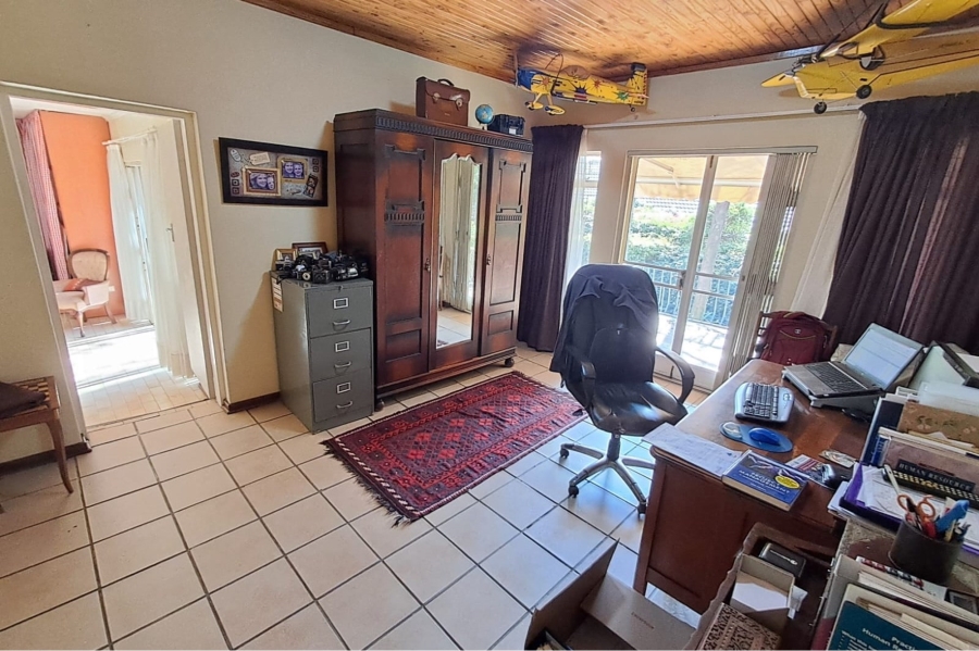 5 Bedroom Property for Sale in Wierda Park Gauteng