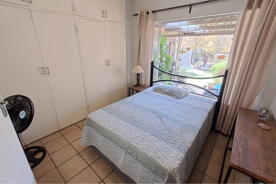 5 Bedroom Property for Sale in Wierda Park Gauteng