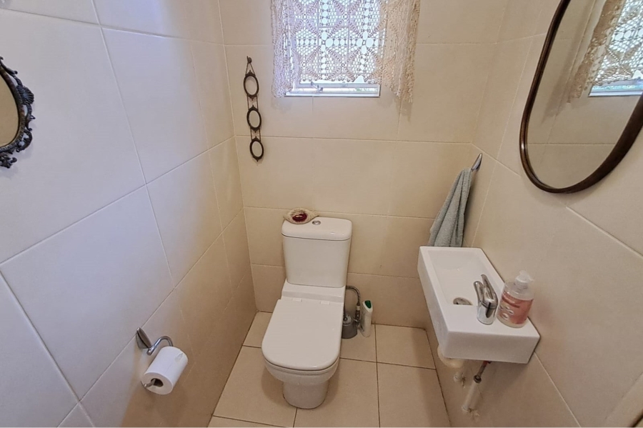 5 Bedroom Property for Sale in Wierda Park Gauteng