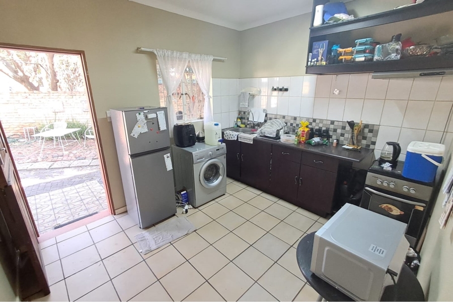 5 Bedroom Property for Sale in Wierda Park Gauteng