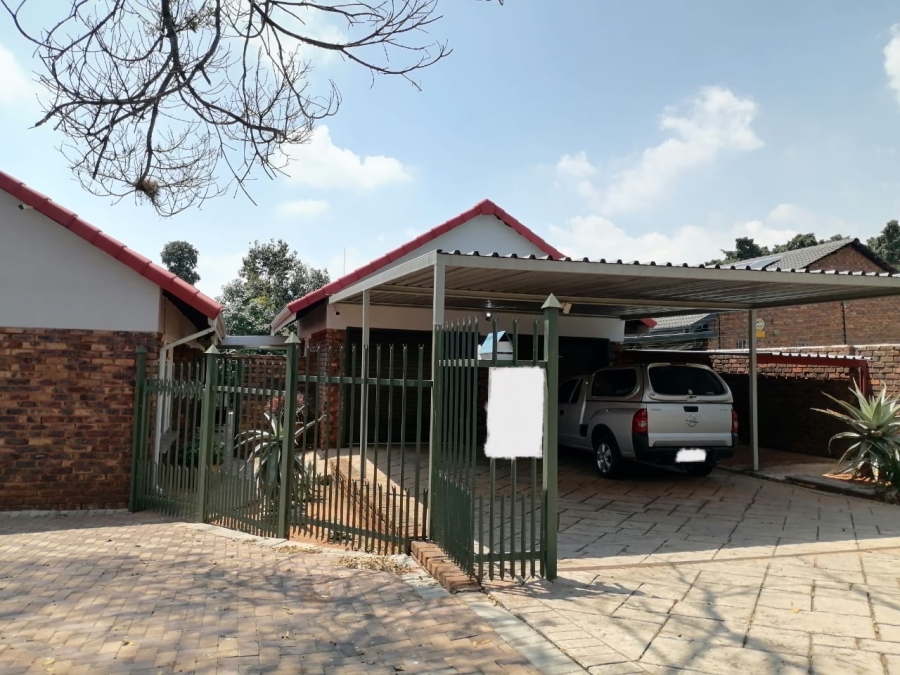 3 Bedroom Property for Sale in Theresa Park Gauteng