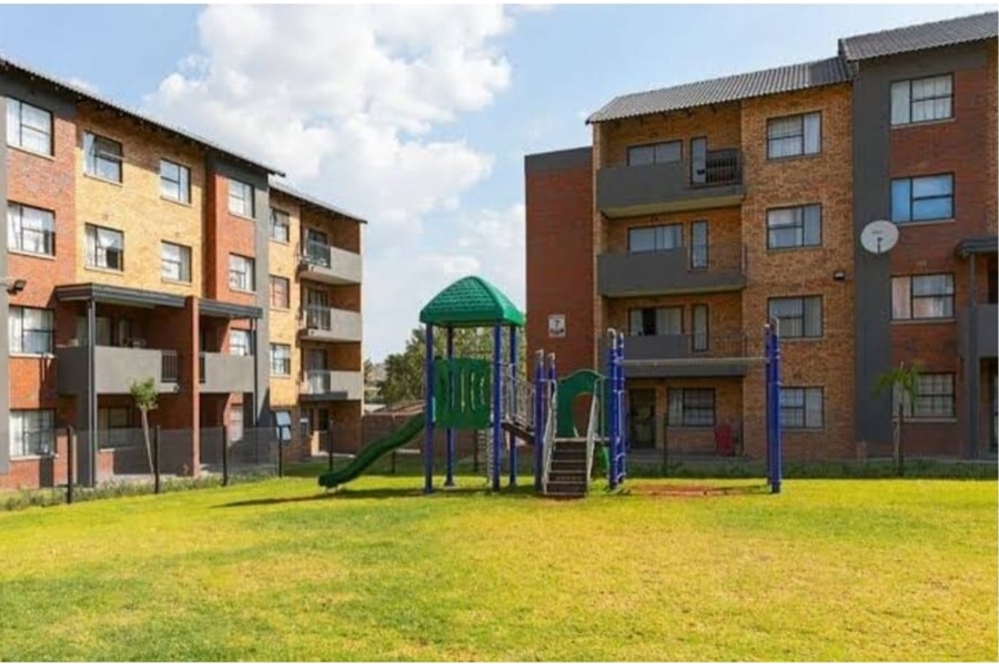 2 Bedroom Property for Sale in Heuweloord Gauteng