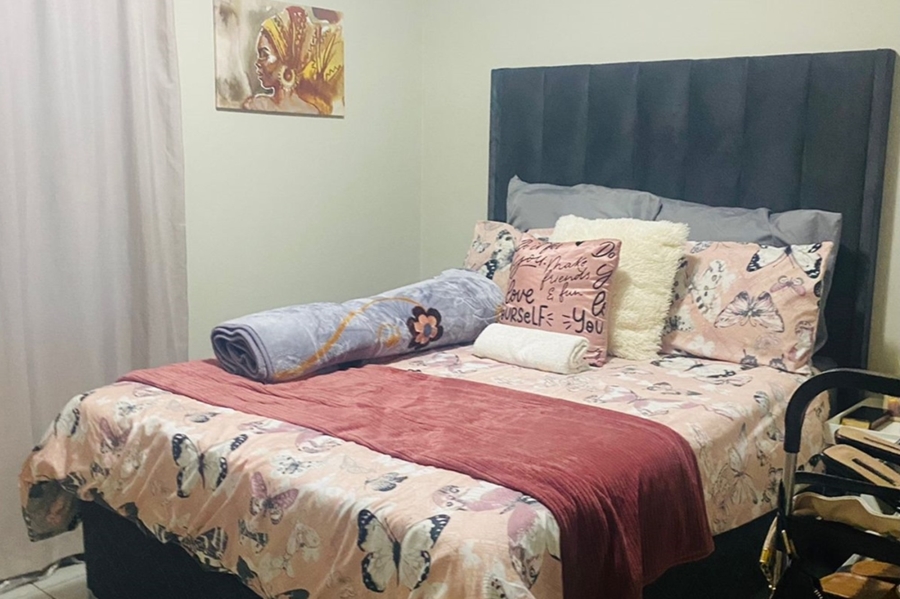 2 Bedroom Property for Sale in Heuweloord Gauteng