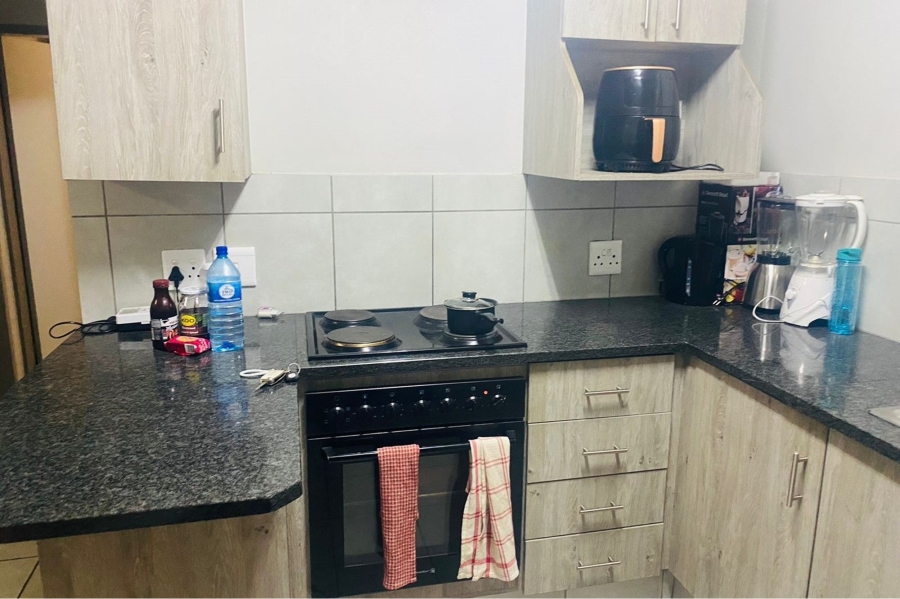2 Bedroom Property for Sale in Heuweloord Gauteng