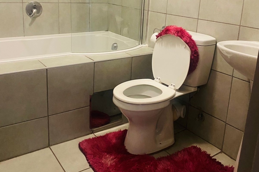 2 Bedroom Property for Sale in Heuweloord Gauteng