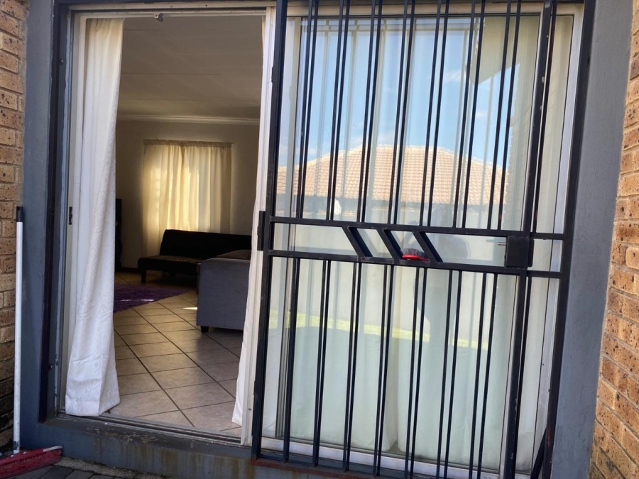 2 Bedroom Property for Sale in Halfway Gardens Gauteng