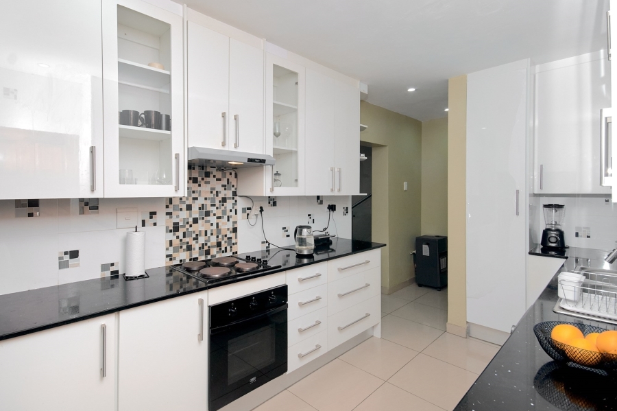4 Bedroom Property for Sale in Halfway Gardens Gauteng