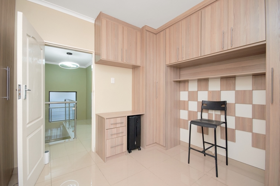 4 Bedroom Property for Sale in Halfway Gardens Gauteng