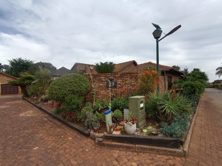 3 Bedroom Property for Sale in Clubview Gauteng
