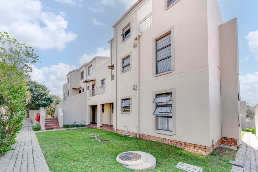 2 Bedroom Property for Sale in Paulshof Gauteng