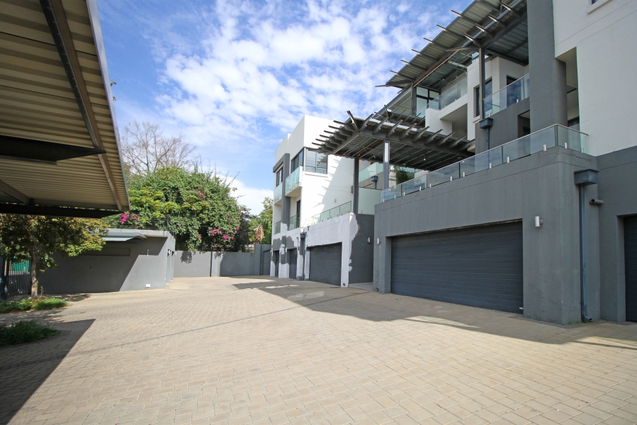 To Let 3 Bedroom Property for Rent in Bryanston Gauteng