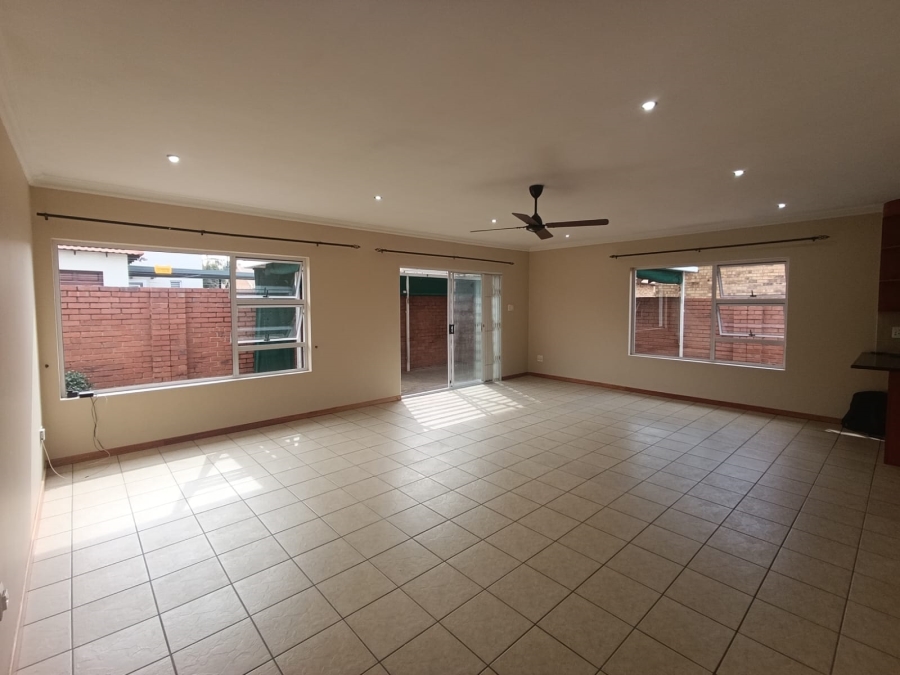 3 Bedroom Property for Sale in New Redruth Gauteng