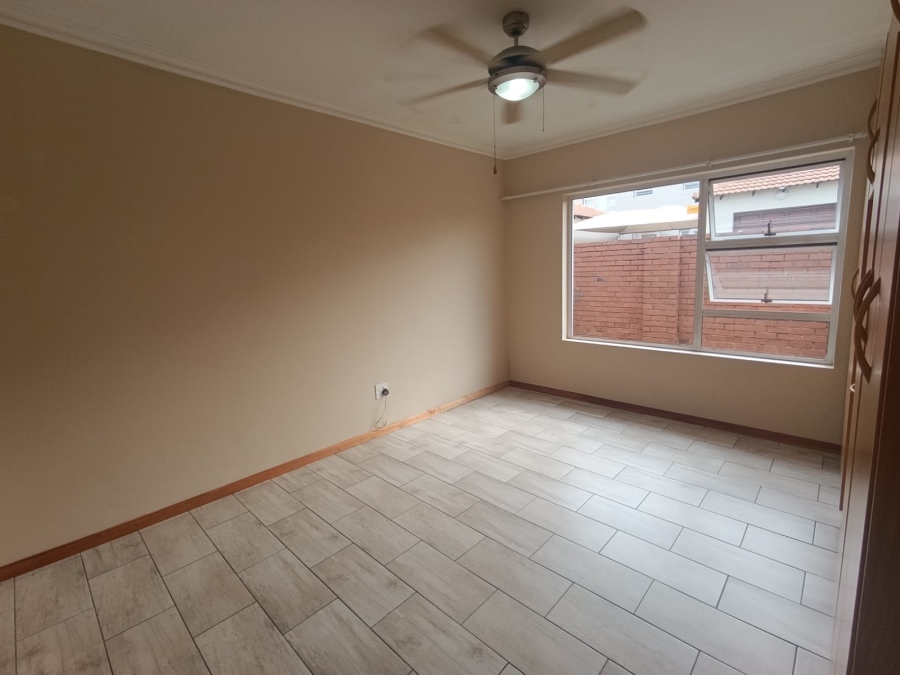 3 Bedroom Property for Sale in New Redruth Gauteng