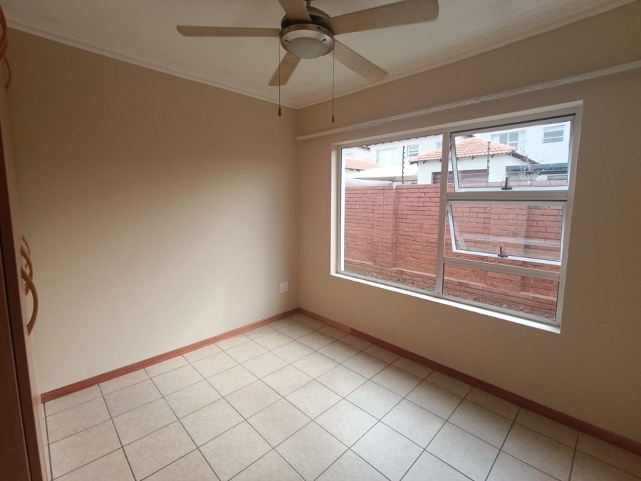 3 Bedroom Property for Sale in New Redruth Gauteng