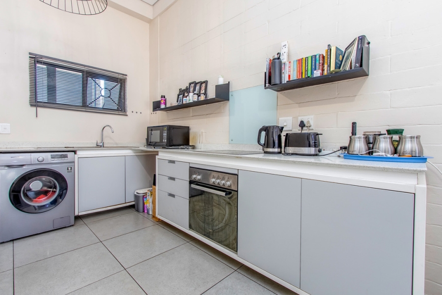 1 Bedroom Property for Sale in Linden Gauteng