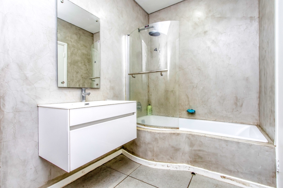 1 Bedroom Property for Sale in Linden Gauteng