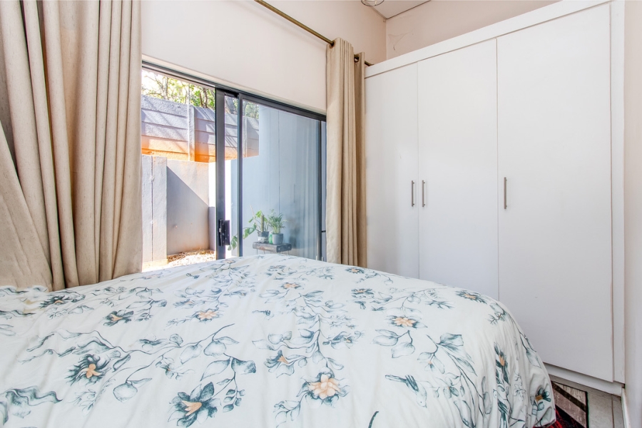 1 Bedroom Property for Sale in Linden Gauteng
