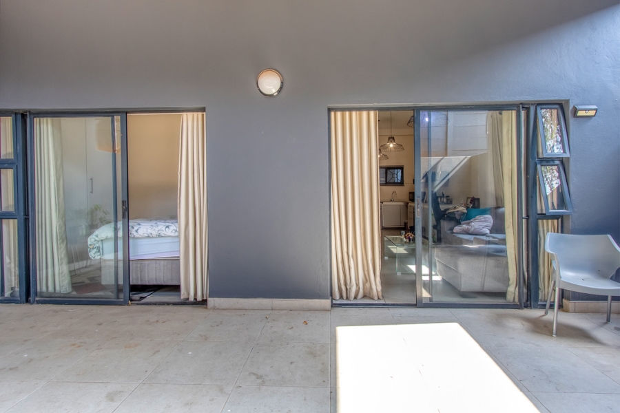 1 Bedroom Property for Sale in Linden Gauteng