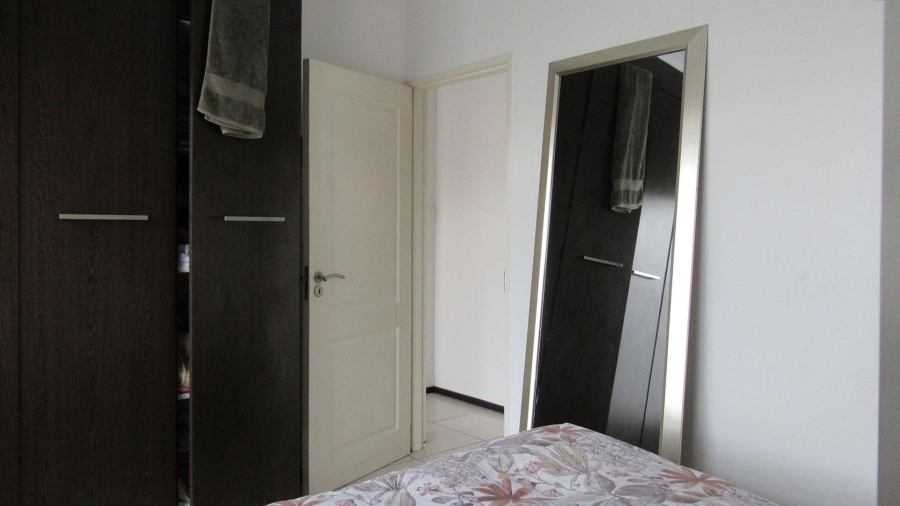 2 Bedroom Property for Sale in Oakdene Gauteng