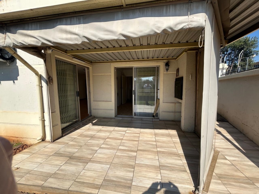 2 Bedroom Property for Sale in La Montagne Gauteng