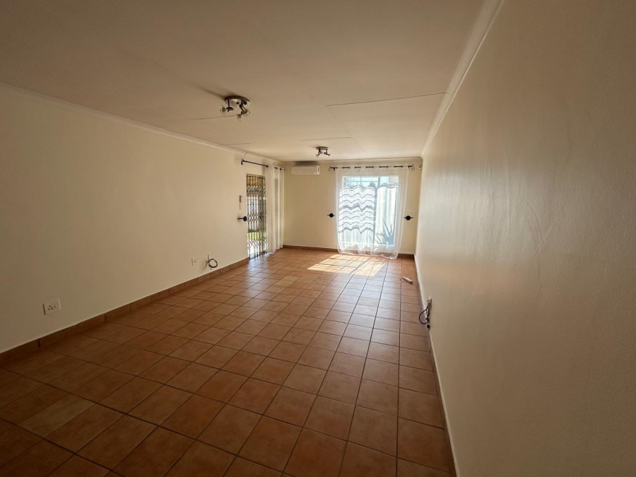 2 Bedroom Property for Sale in La Montagne Gauteng