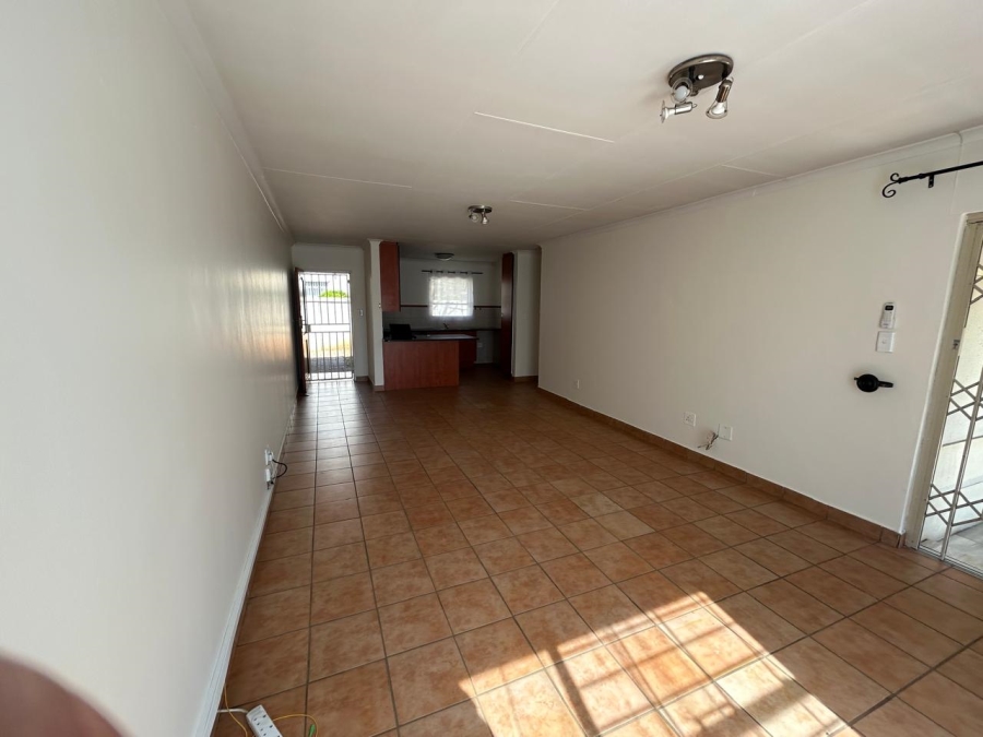 2 Bedroom Property for Sale in La Montagne Gauteng