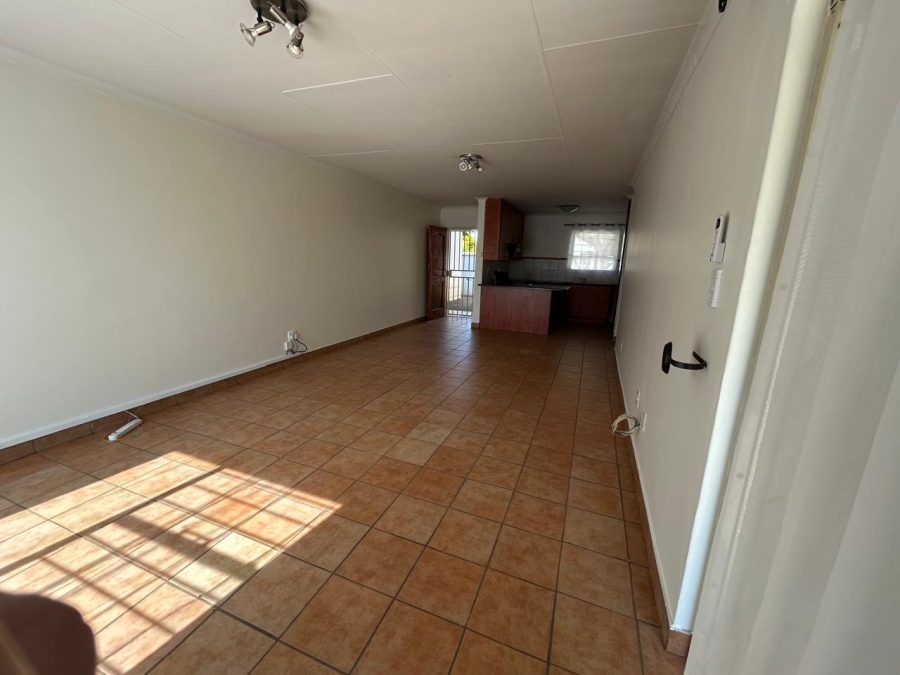 2 Bedroom Property for Sale in La Montagne Gauteng
