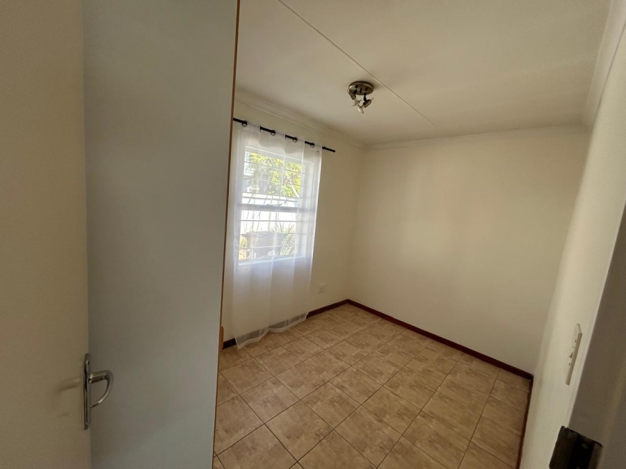 2 Bedroom Property for Sale in La Montagne Gauteng