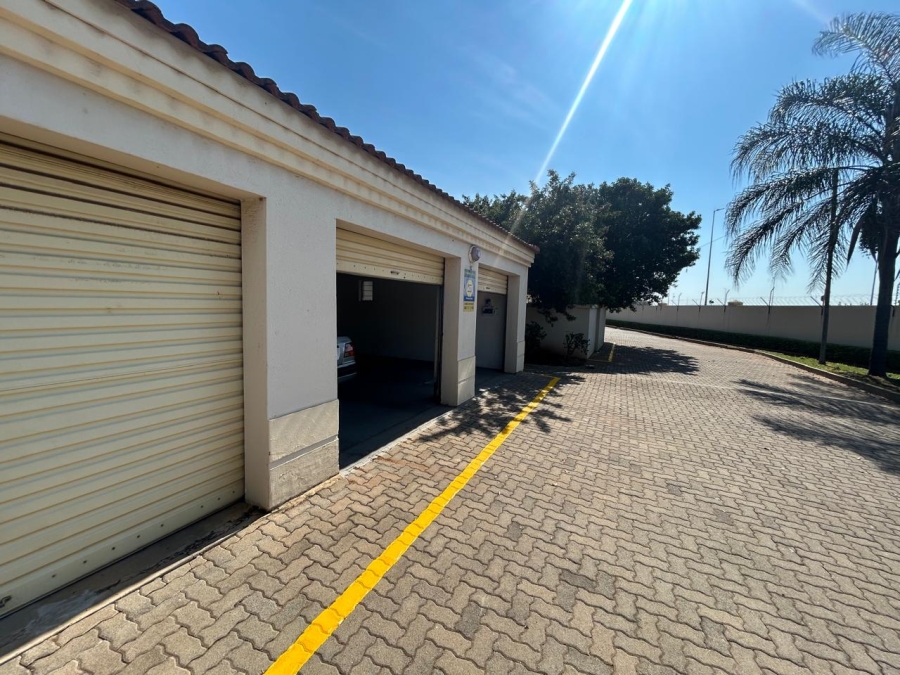 2 Bedroom Property for Sale in La Montagne Gauteng