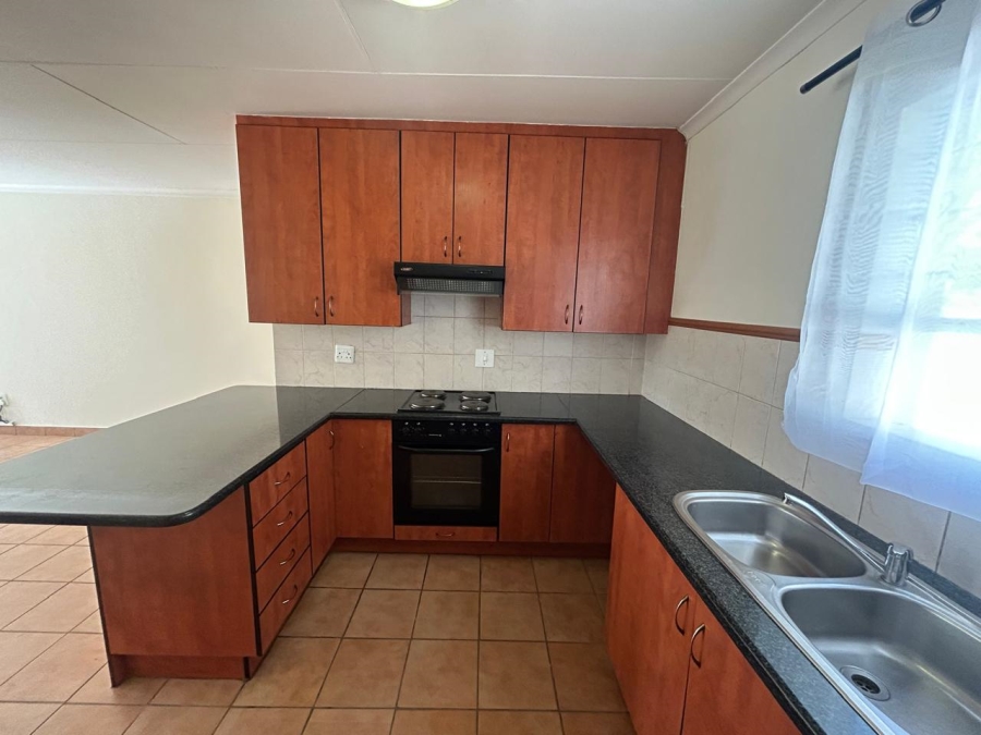 2 Bedroom Property for Sale in La Montagne Gauteng