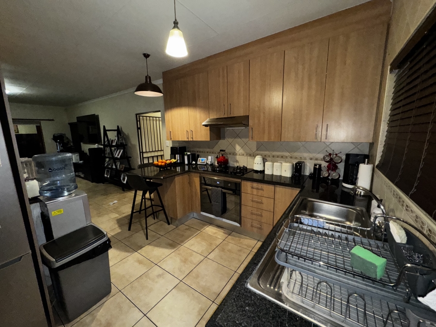 To Let 3 Bedroom Property for Rent in Chancliff Ridge Gauteng