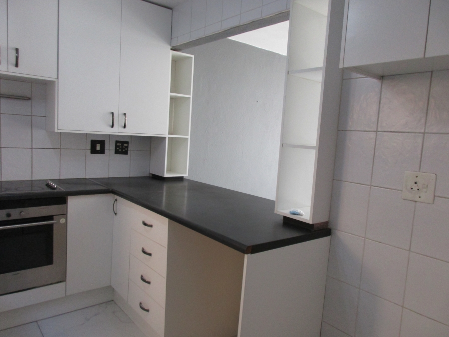To Let 2 Bedroom Property for Rent in Sundowner Gauteng
