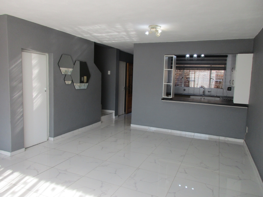 To Let 2 Bedroom Property for Rent in Sundowner Gauteng