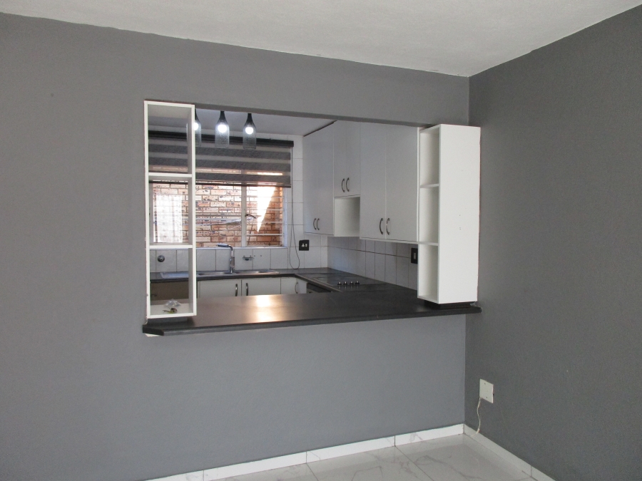 To Let 2 Bedroom Property for Rent in Sundowner Gauteng
