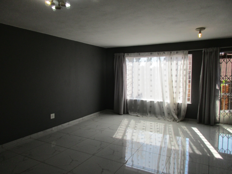 To Let 2 Bedroom Property for Rent in Sundowner Gauteng