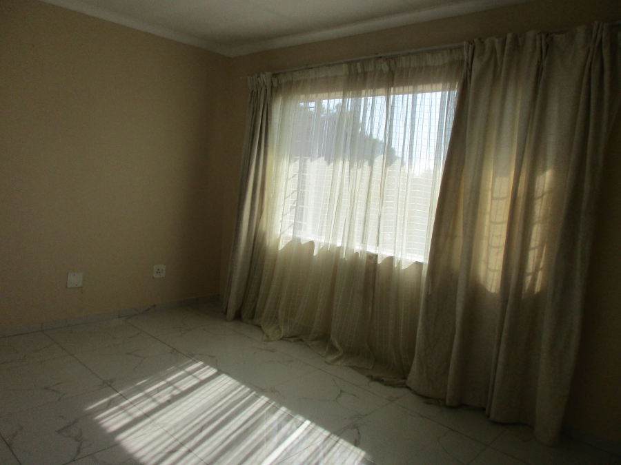To Let 2 Bedroom Property for Rent in Sundowner Gauteng